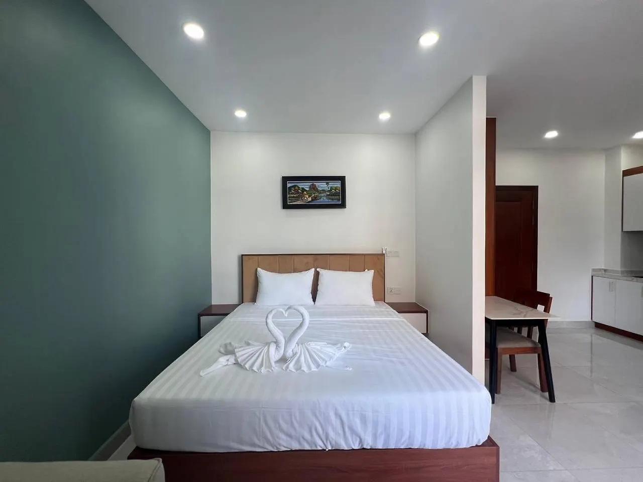 C-Hotel シアヌークビル