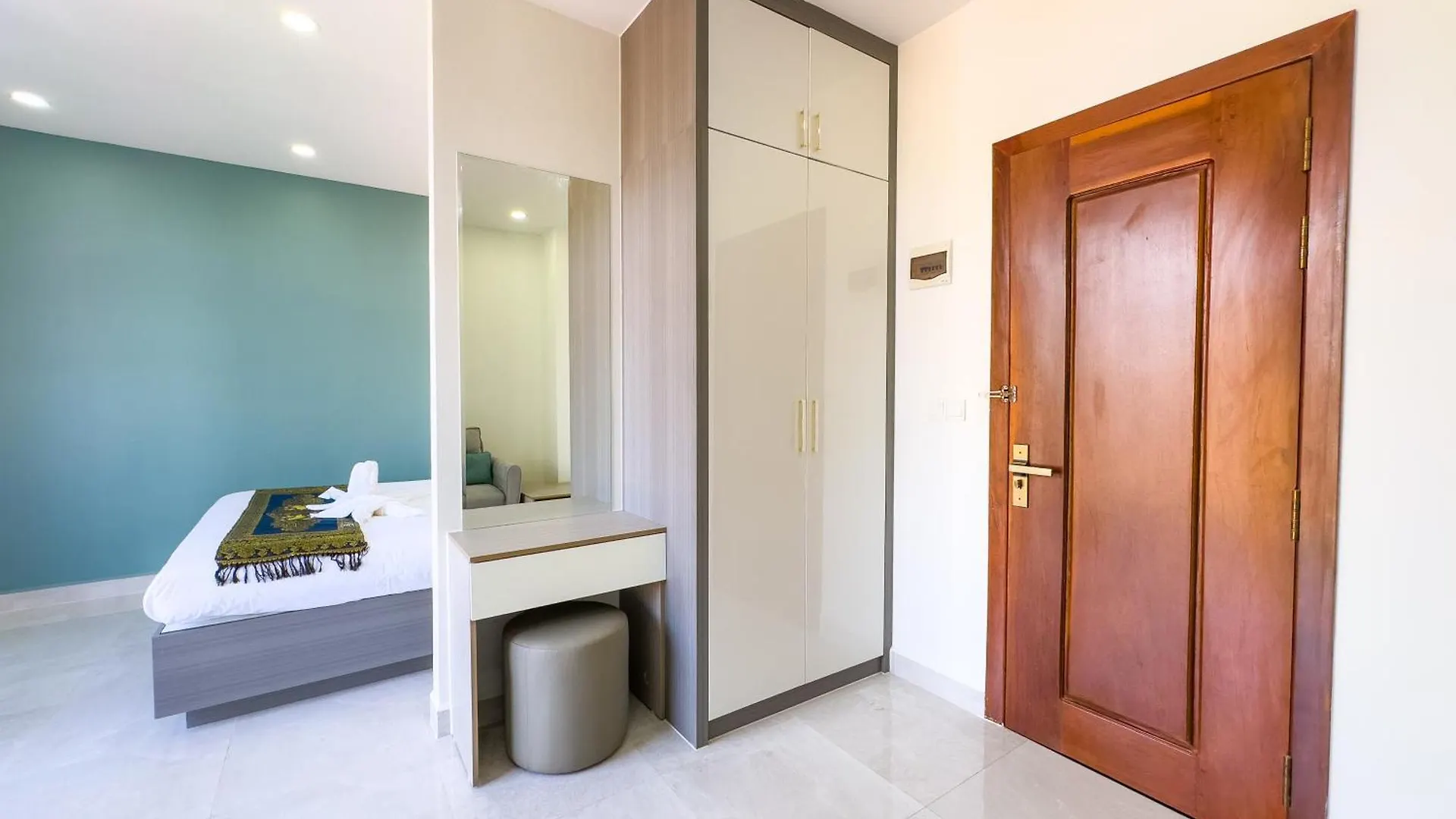 C-Hotel Σίχανουκβιλ 3*,  Καμπότζη