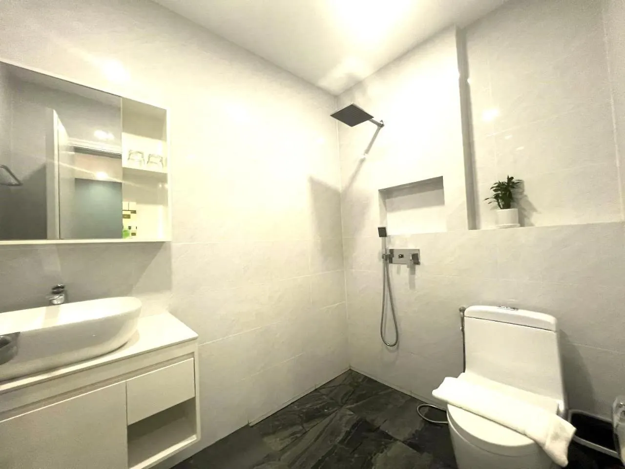 C-Hotel Σίχανουκβιλ